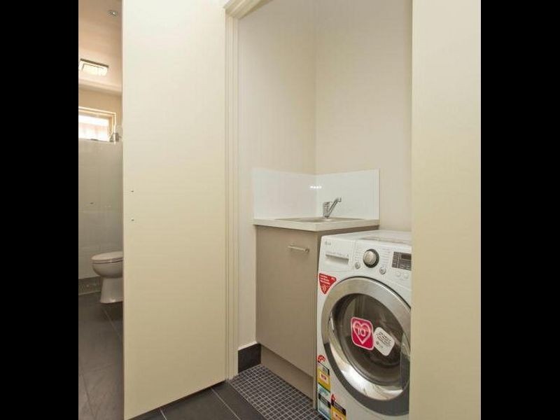 2/16 McLeod Road, Carrum VIC 3197