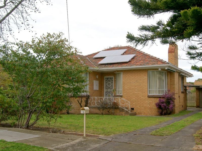 16 Robinsons Road, Seaford VIC 3198