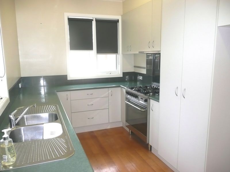 16 Robinsons Road, Seaford VIC 3198