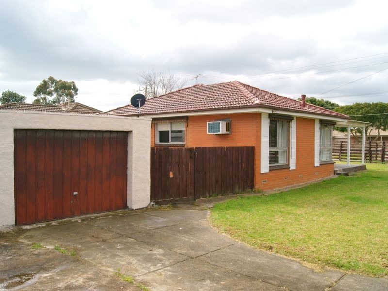 15 Downs Road, Seaford VIC 3198