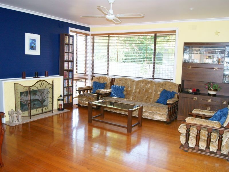 25 Torquay Avenue, Seaford VIC 3198