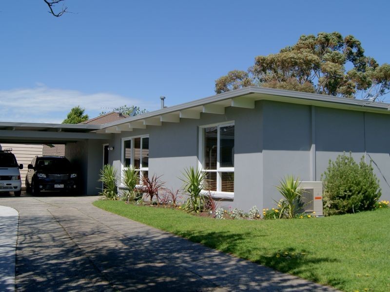 12 Holroyd Street, Seaford VIC 3198