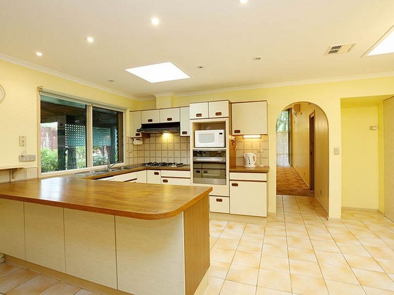 28 Emanuel Drive, Seaford VIC 3198