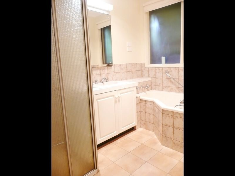 12 Willow Road, Frankston VIC 3199