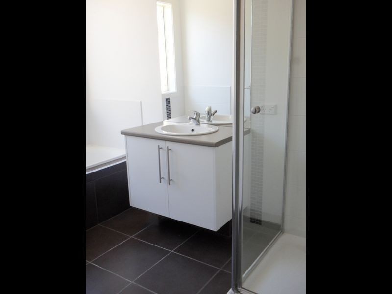 11 Pengana Way, Cranbourne West VIC 3977