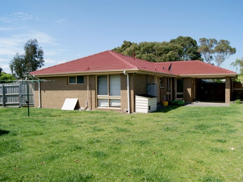 12 Maple Street, Seaford VIC 3198