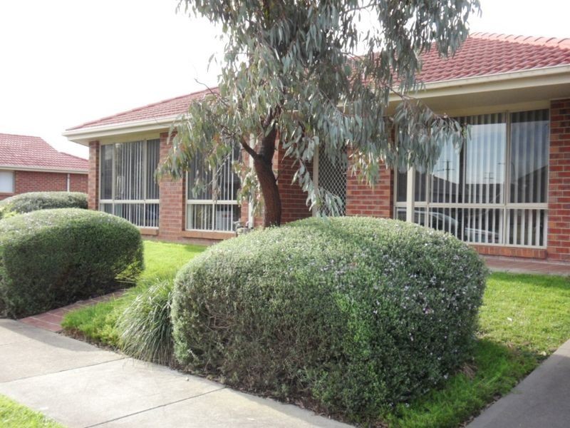 12/11 Coco Parade, Skye VIC 3977