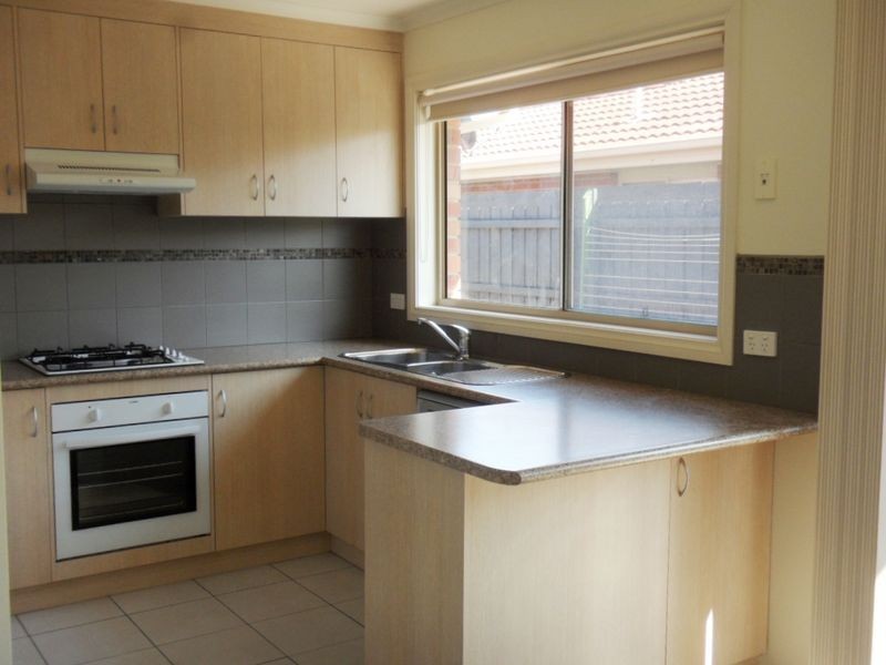 12/11 Coco Parade, Skye VIC 3977