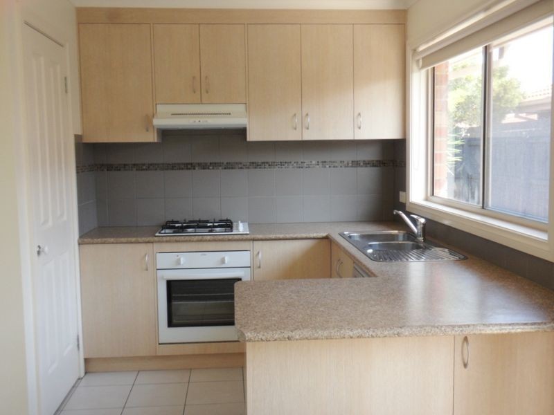 12/11 Coco Parade, Skye VIC 3977
