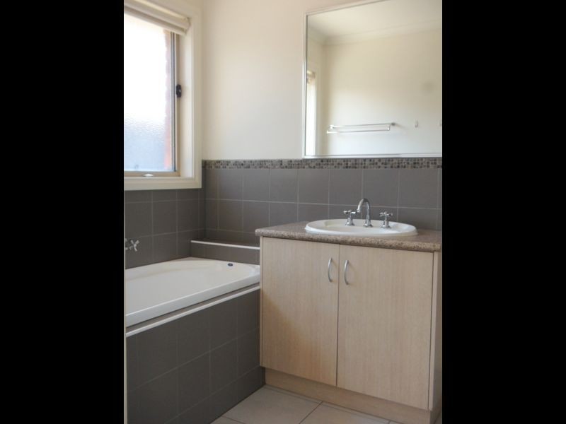 12/11 Coco Parade, Skye VIC 3977