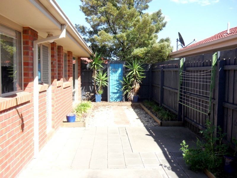 12/11 Coco Parade, Skye VIC 3977