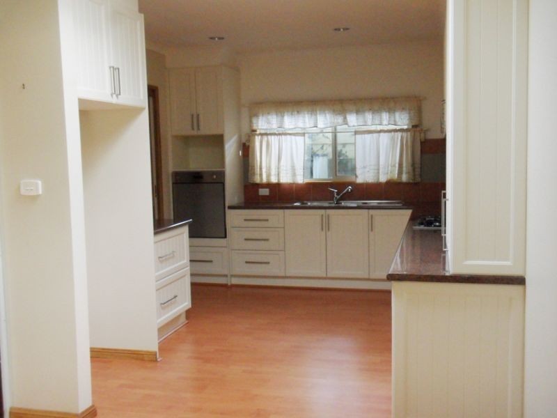 61 Wells Road, Seaford VIC 3198