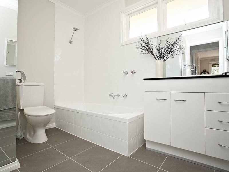 26 Hayman Avenue, Seaford VIC 3198