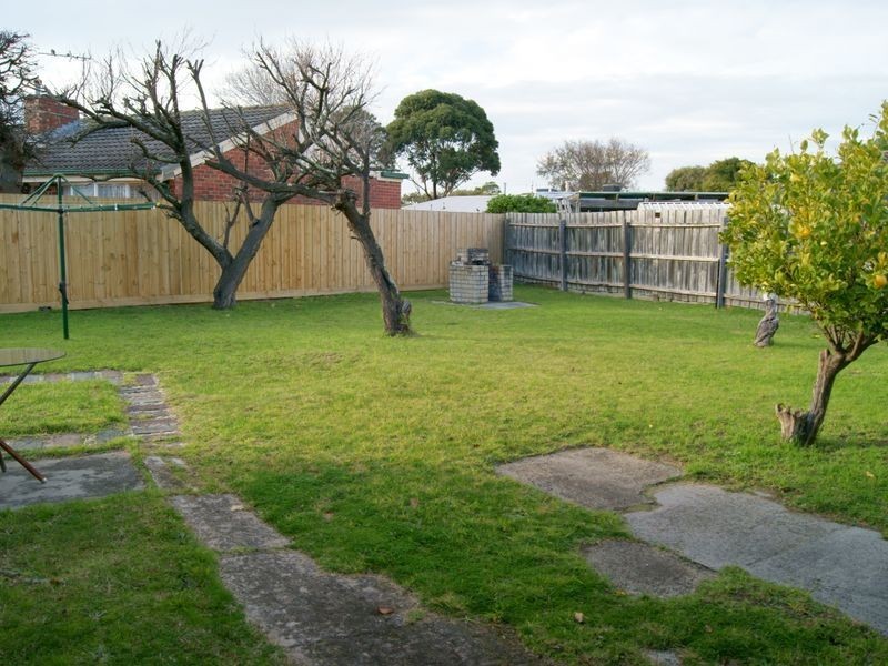 26 Hayman Avenue, Seaford VIC 3198