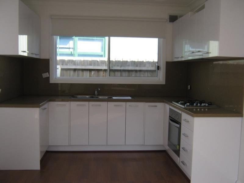 2/23 McKenzie Street, Seaford VIC 3198