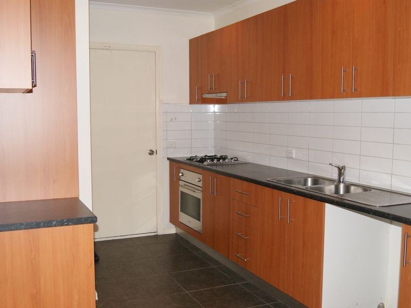 2/4 Molesworth Street, Seaford VIC 3198