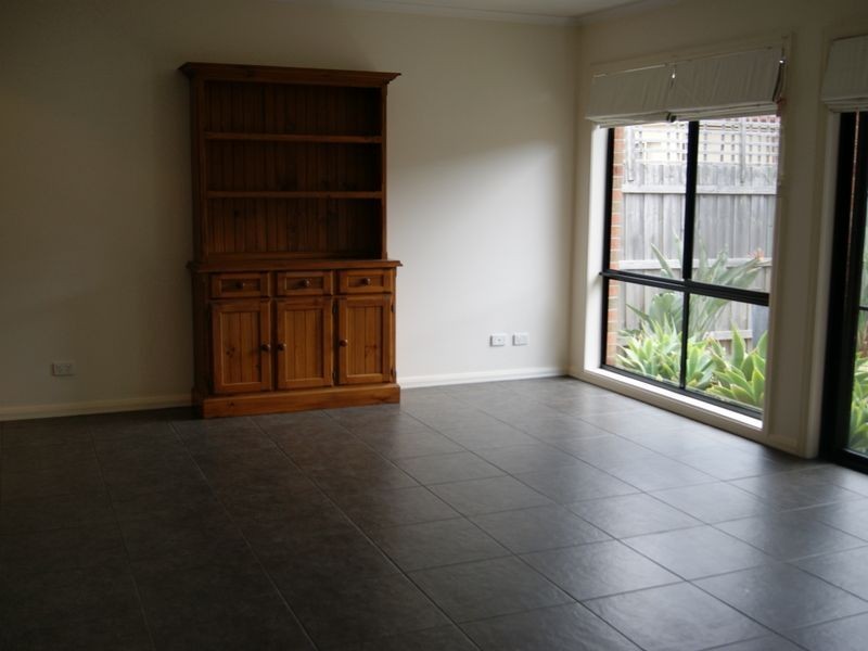 2/4 Molesworth Street, Seaford VIC 3198