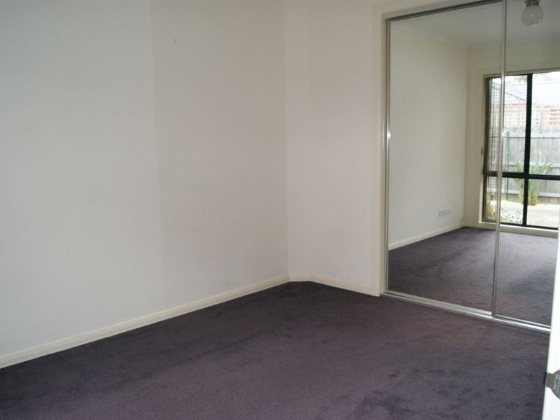 2/4 Molesworth Street, Seaford VIC 3198