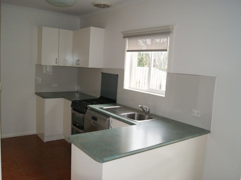 28 Robinsons Road, Seaford VIC 3198