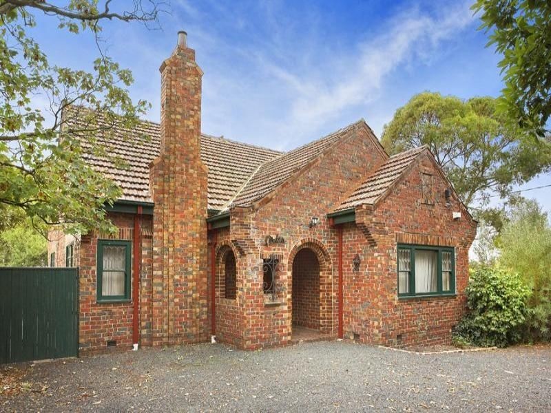 2 Oakwood Avenue, Brighton VIC 3186