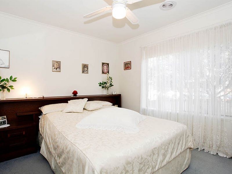 1/2 McRae Street, Seaford VIC 3198