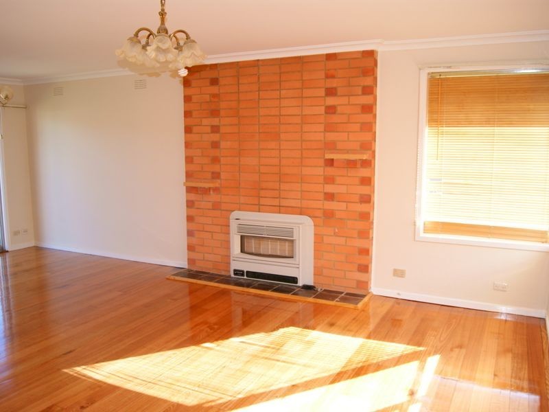 10 Hayman Avenue, Seaford VIC 3198