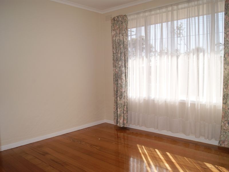 10 Hayman Avenue, Seaford VIC 3198