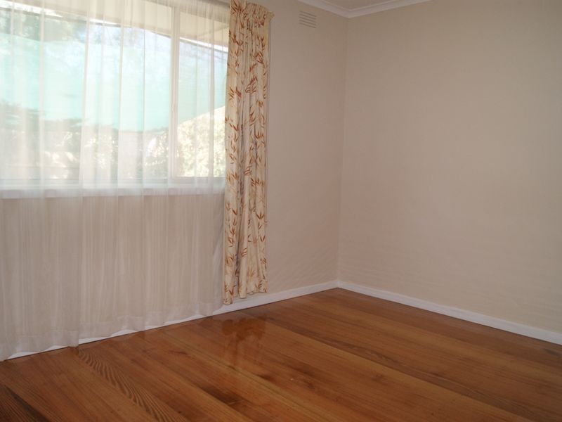 10 Hayman Avenue, Seaford VIC 3198