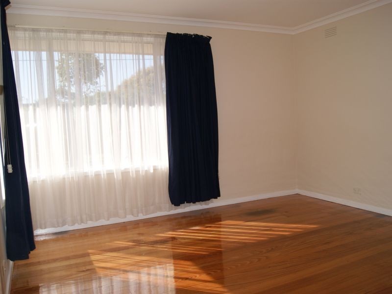 10 Hayman Avenue, Seaford VIC 3198