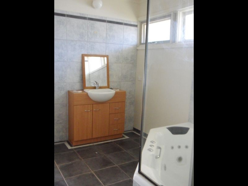 127 Kananook Avenue, Seaford VIC 3198