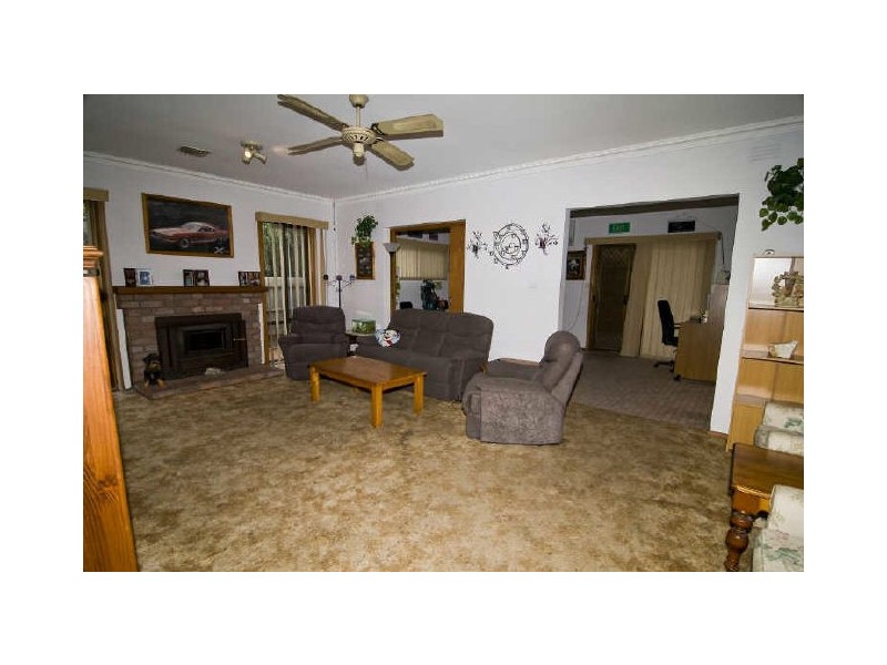 25 Railway Parade, Seaford VIC 3198