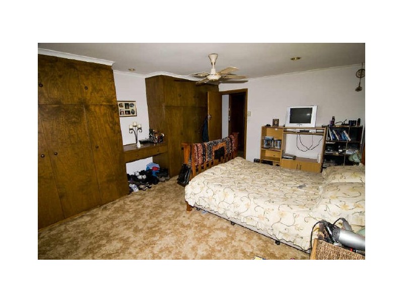 25 Railway Parade, Seaford VIC 3198