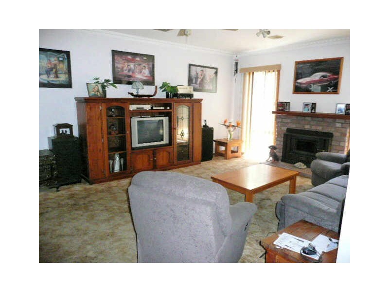 25 Railway Parade, Seaford VIC 3198