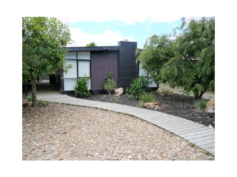 24 Beach Grove, Seaford VIC 3198