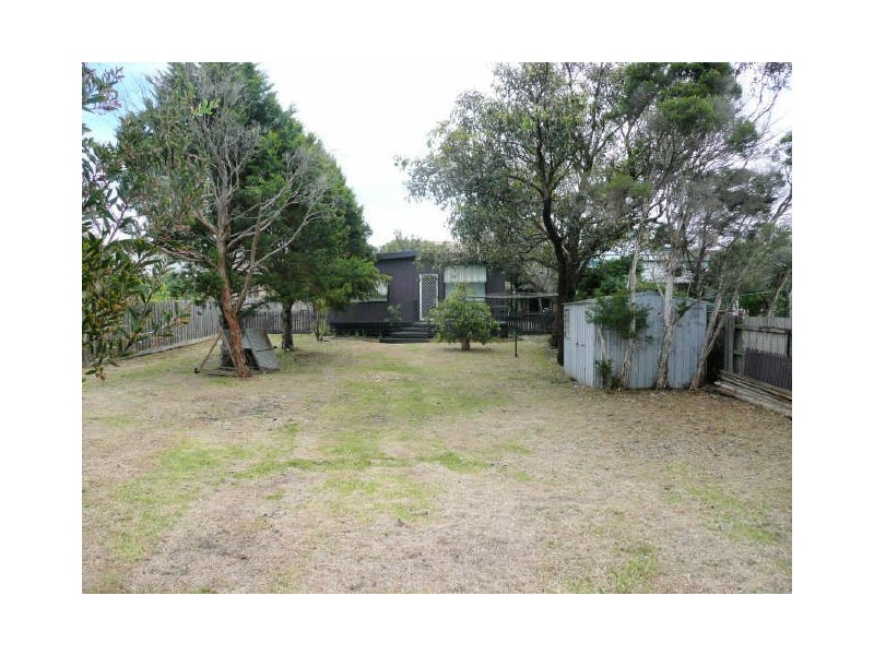24 Beach Grove, Seaford VIC 3198
