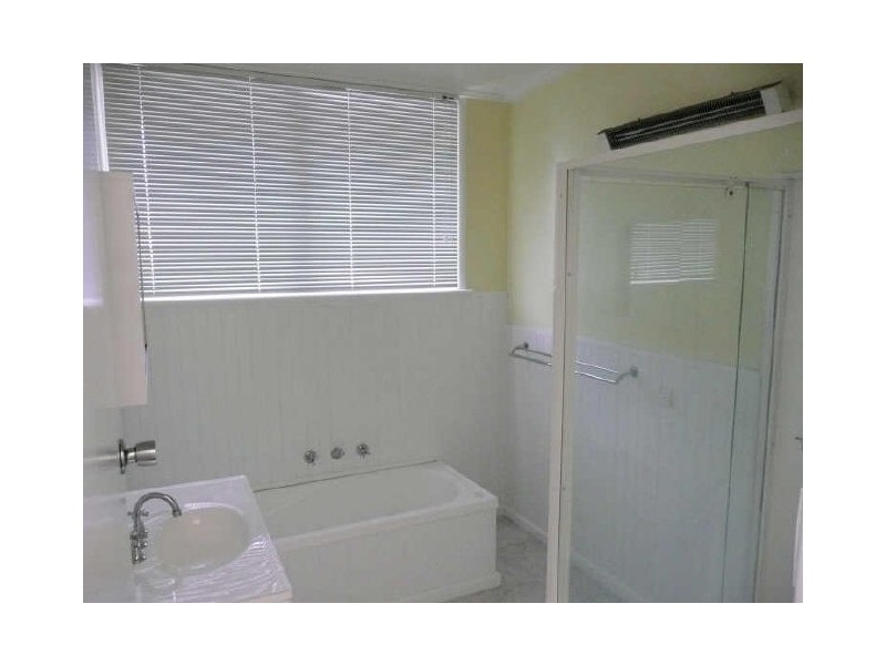 24 Beach Grove, Seaford VIC 3198