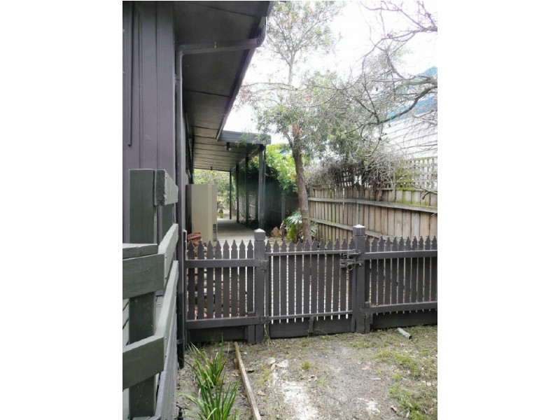 24 Beach Grove, Seaford VIC 3198