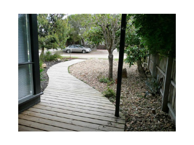24 Beach Grove, Seaford VIC 3198