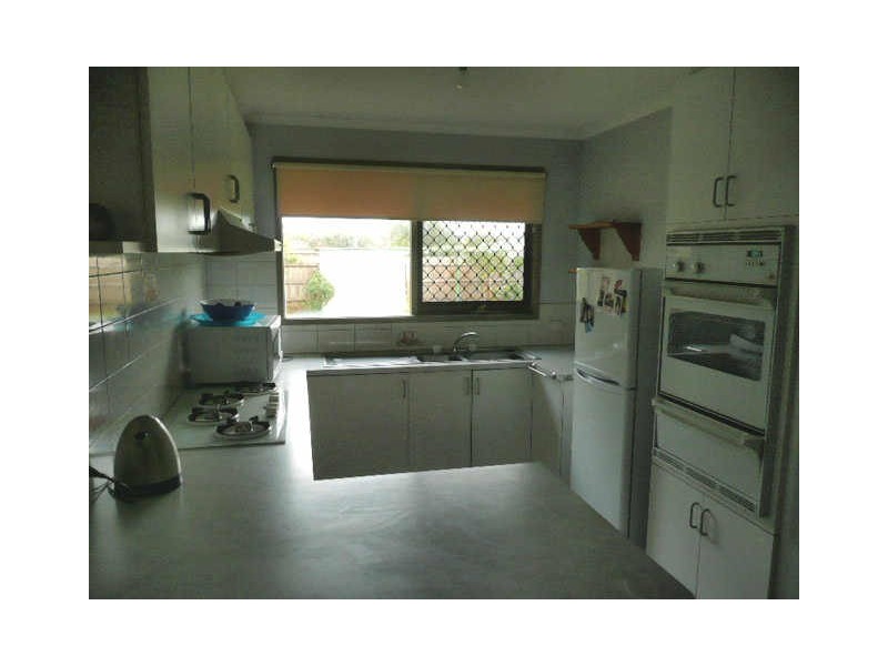 34 Erwin Drive, Seaford VIC 3198