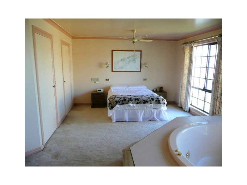 8 Eliza Court, Seaford VIC 3198