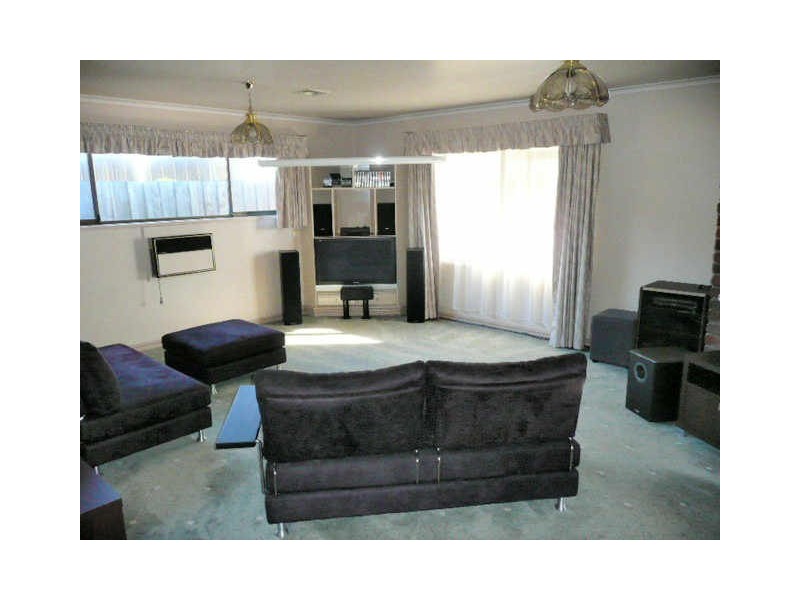 8 Eliza Court, Seaford VIC 3198