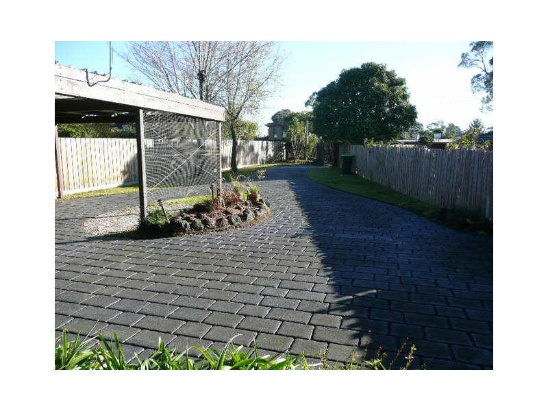 8 Eliza Court, Seaford VIC 3198