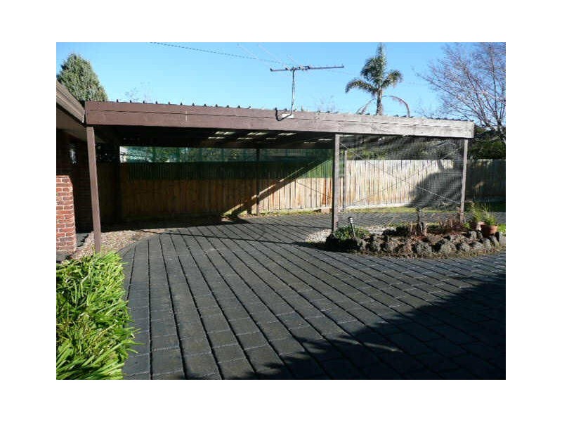 8 Eliza Court, Seaford VIC 3198