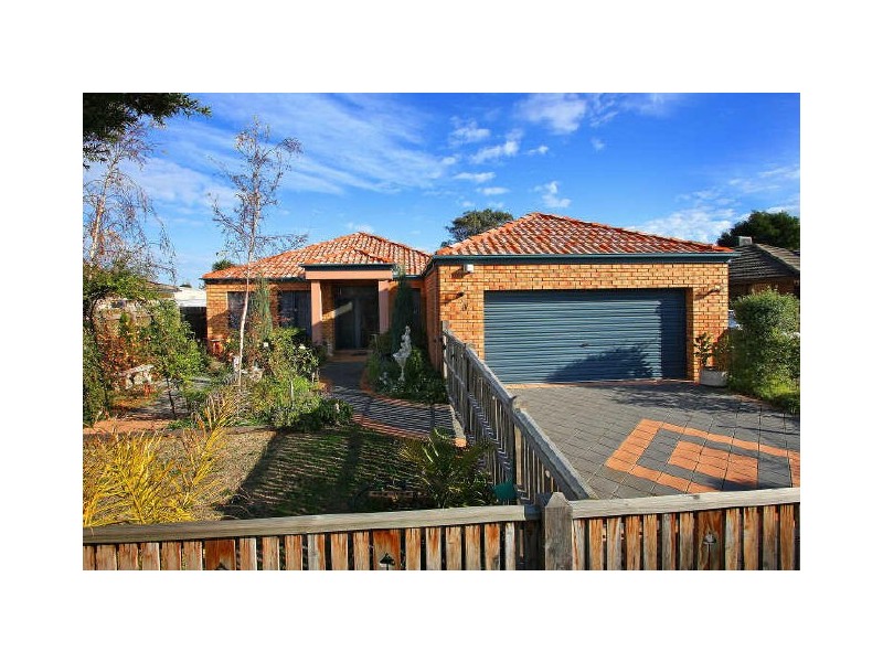 8 Chicquita Avenue, Seaford VIC 3198