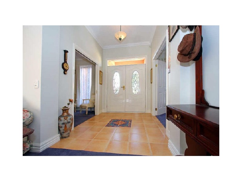 8 Chicquita Avenue, Seaford VIC 3198