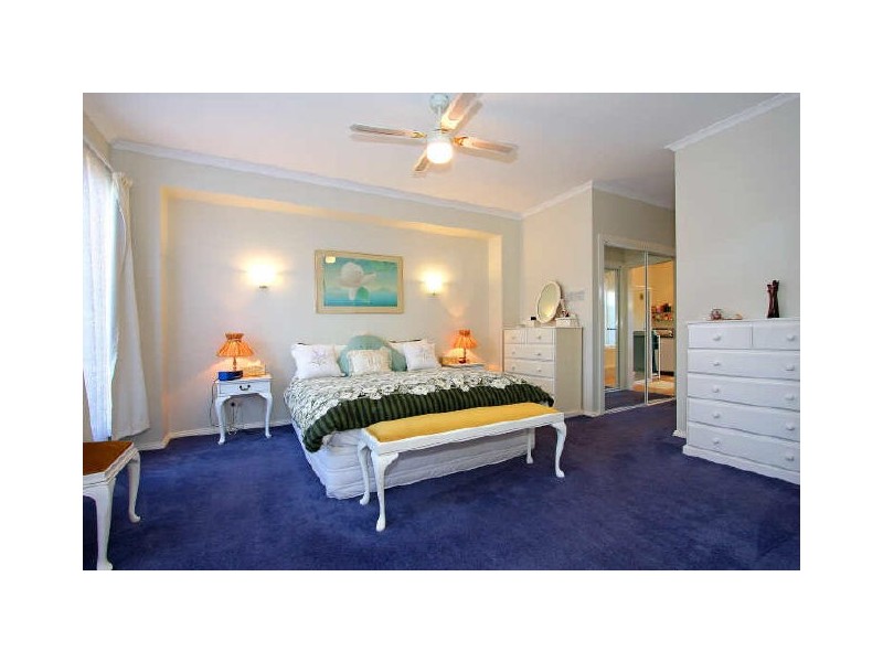 8 Chicquita Avenue, Seaford VIC 3198