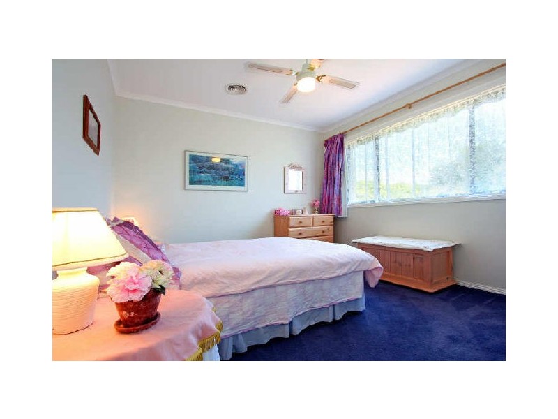 8 Chicquita Avenue, Seaford VIC 3198