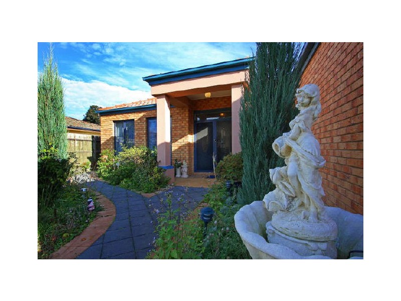 8 Chicquita Avenue, Seaford VIC 3198