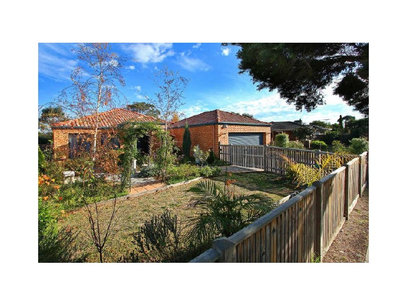 8 Chicquita Avenue, Seaford VIC 3198