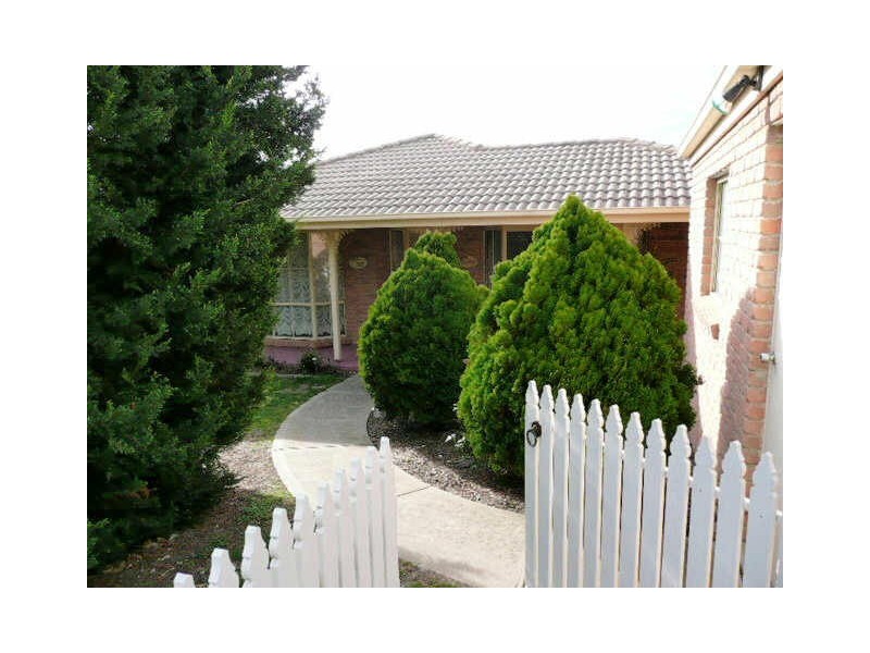 82 Railway Parade, Seaford VIC 3198